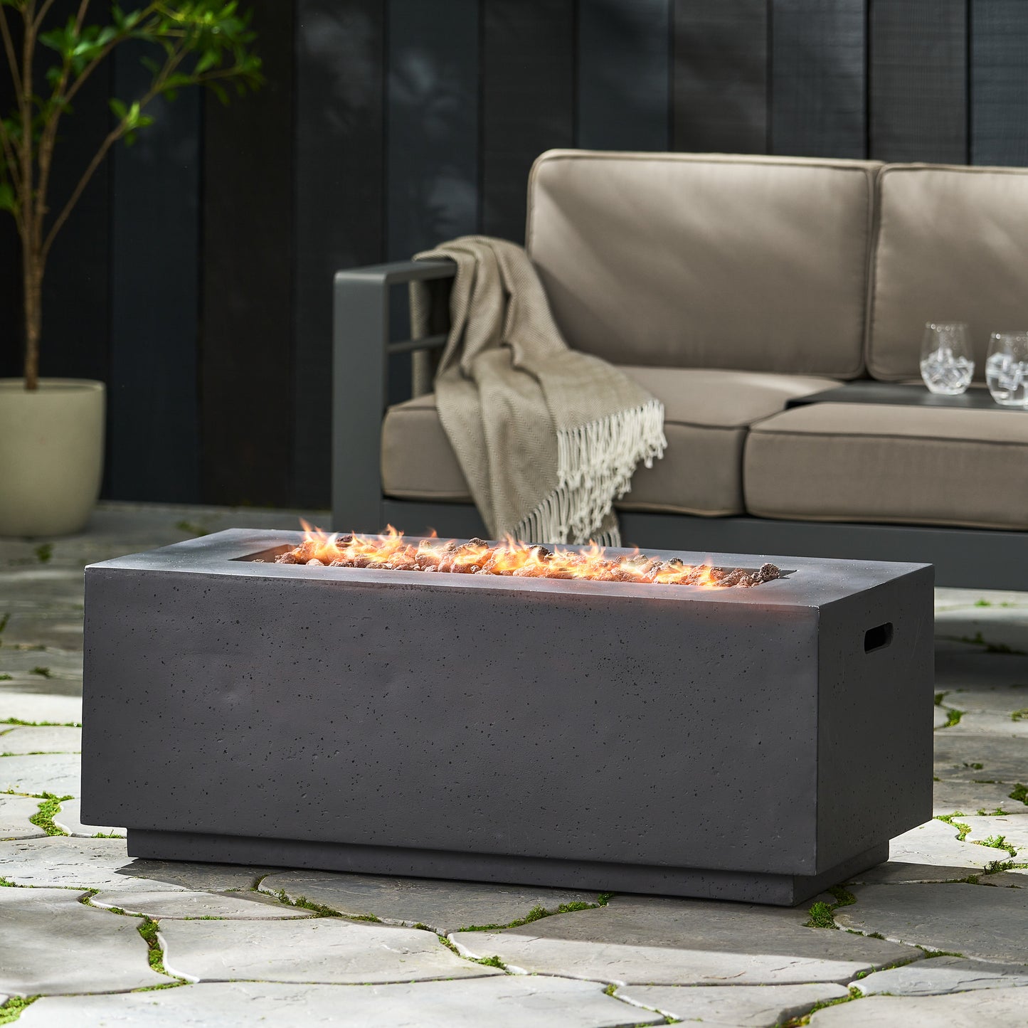 40" RECTANGULAR MGO FIRE PIT - 40 000 BTU WITH TANK HOLDER