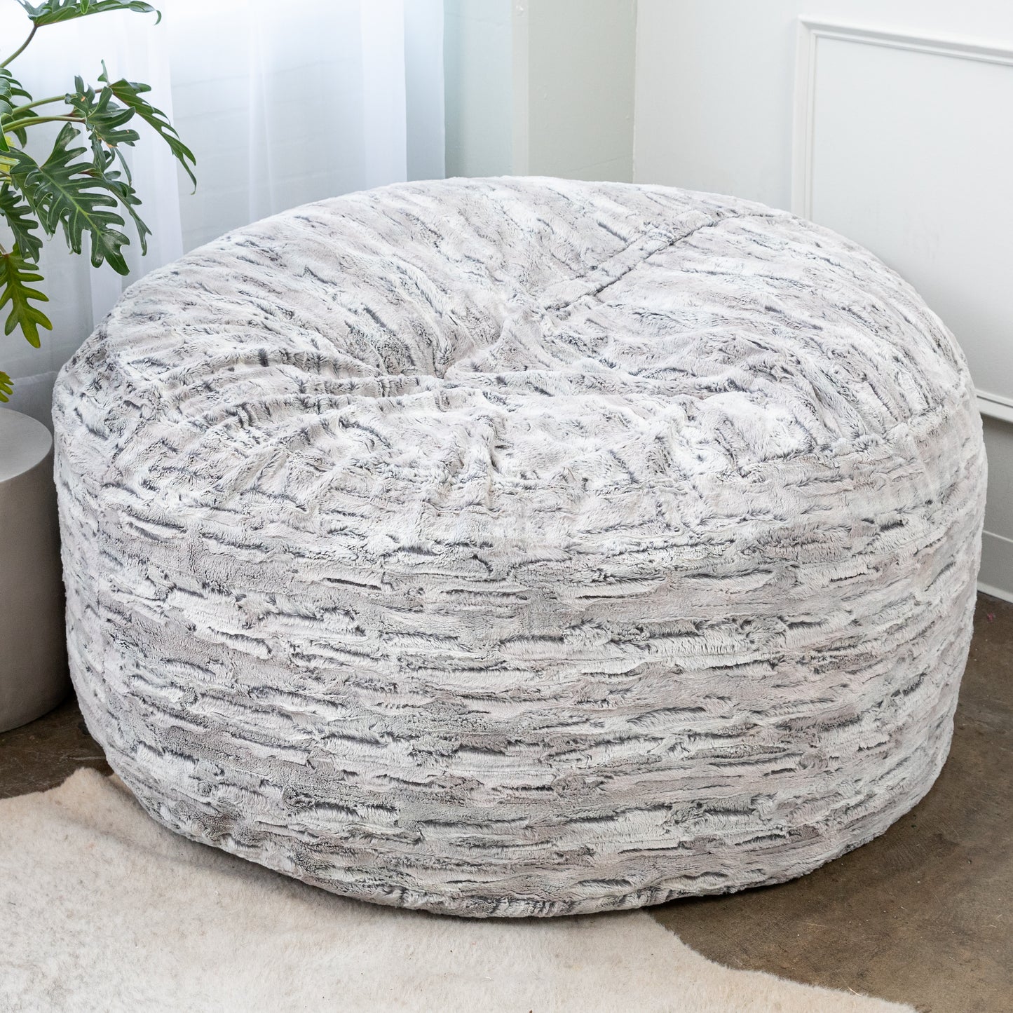 Jaxx Metro Sac 5 Foot Bean Bag Chair - Luxe Fur, Silver Fox